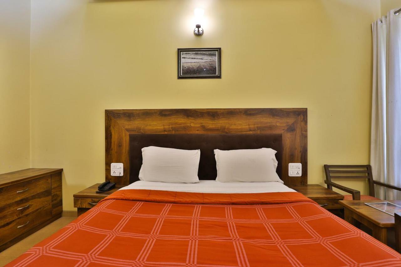 Palette - Hotel Ocean Inn Даман Екстериор снимка