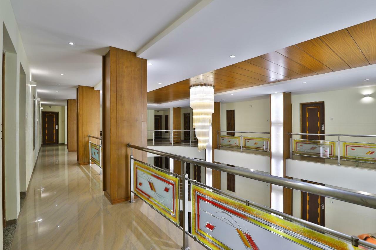 Palette - Hotel Ocean Inn Даман Екстериор снимка