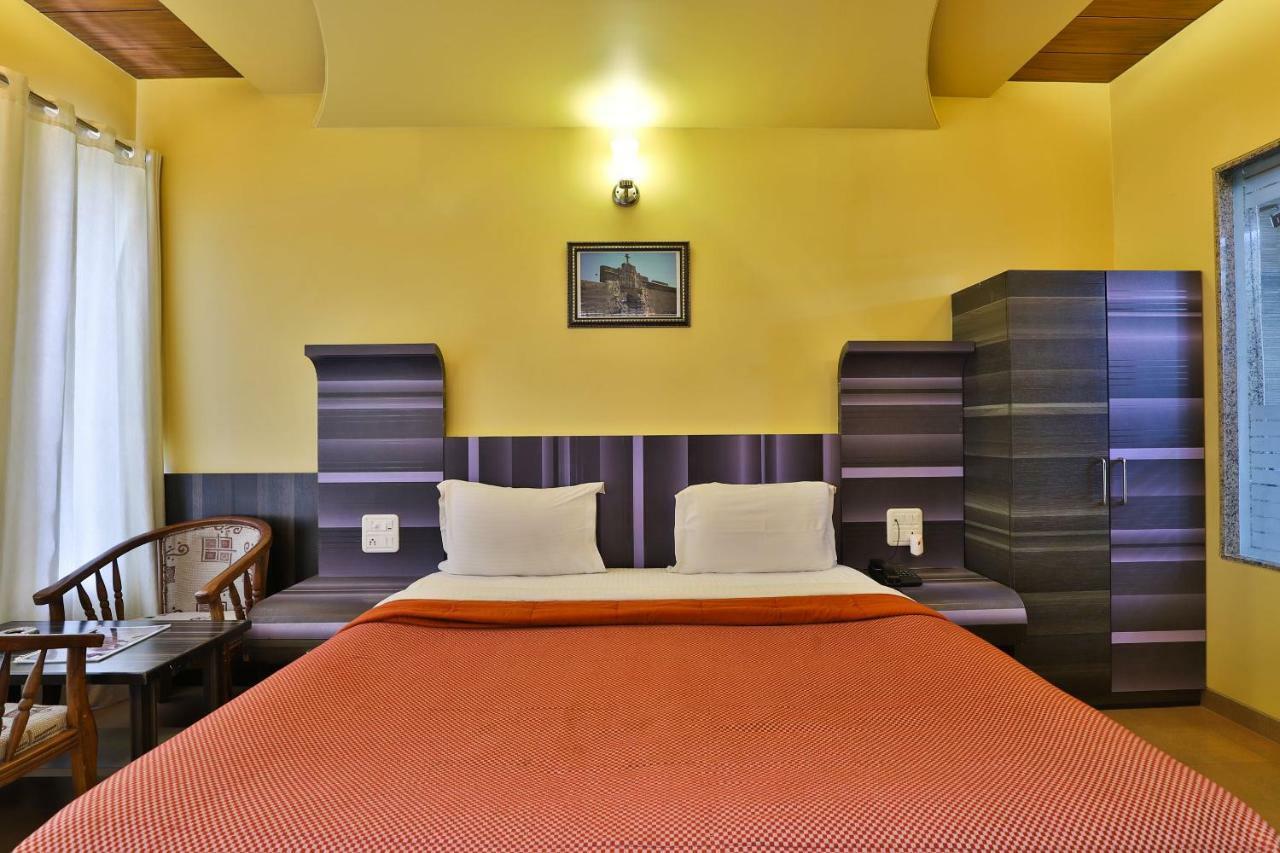 Palette - Hotel Ocean Inn Даман Екстериор снимка